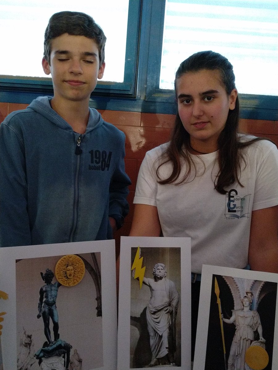 MartaHerrerosP1's tweet photo. #robocampeones2019 los alumnos del @Lorca_LAB compiten en impresión 3D con el proyecto Somos dioses https://t.co/6zvaCmT8RT