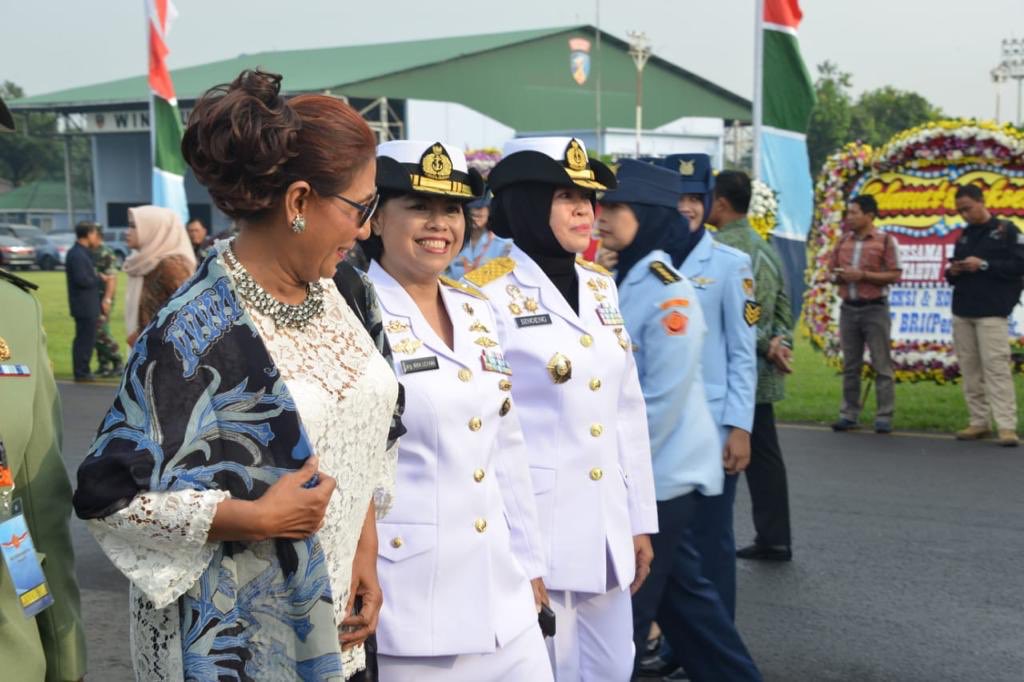 susipudjiastuti's tweet photo. Bangga bersama wanita TNI 👍🏼🇲🇨 https://t.co/8GB0NGHoeX