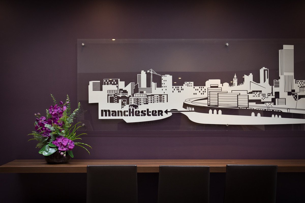 HelloHotelMan's tweet photo. Plan your weekend getaway to #Manchester today &amp; book to dine at @alberts_worsley https://t.co/pjUC8UBJct https://t.co/EgIEHgPvbW