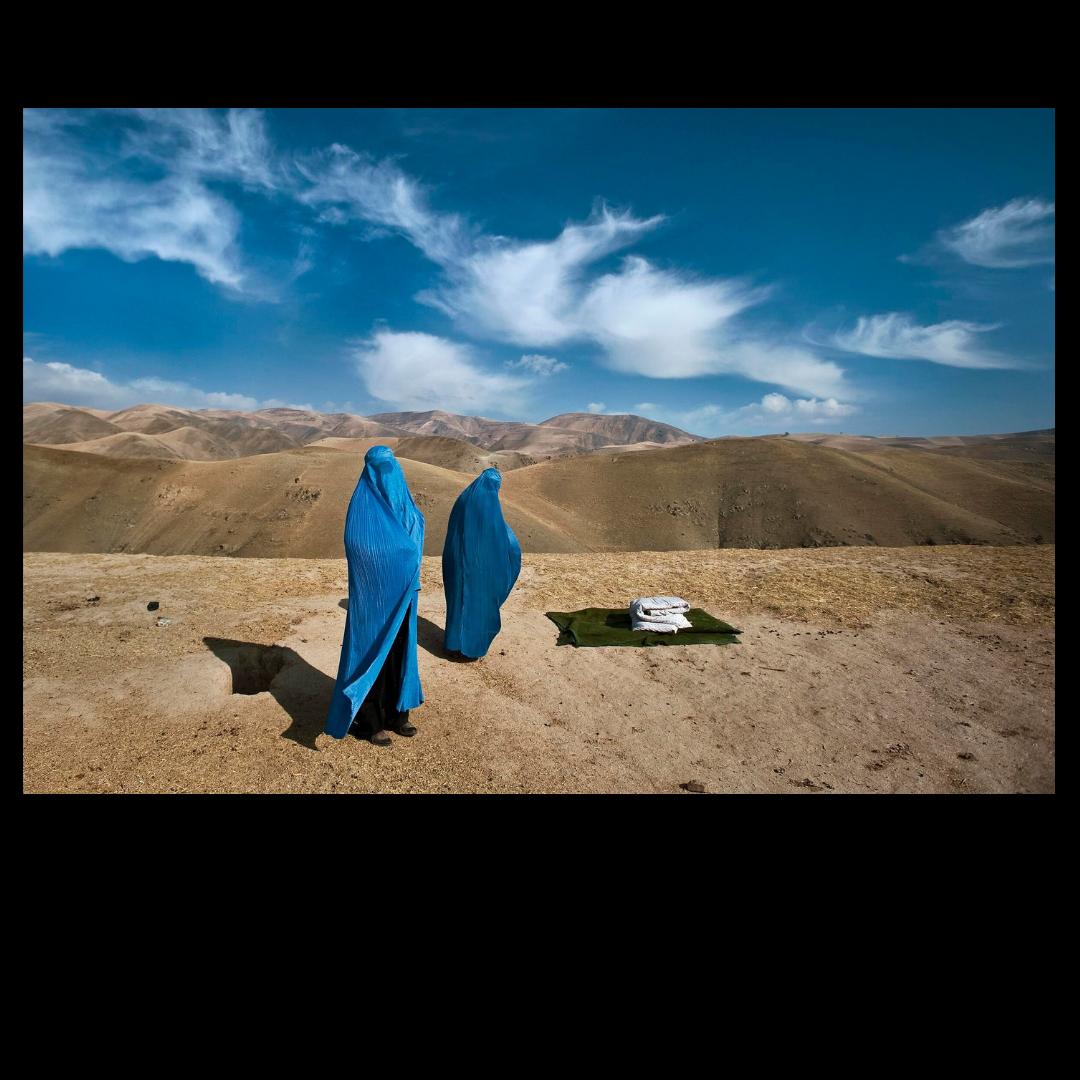 CTForum's tweet photo. Photojournalist @lynseyaddario has traveled the world photographing areas of war and conflict. She'll share her incredible images and stories with us on Saturday night, 5/11, at our #PhotoWondersForum. Join us, 7:30pm @TheBushnell. Tkts at https://t.co/eHGYJFAOd0 https://t.co/2JWpCRlEnP