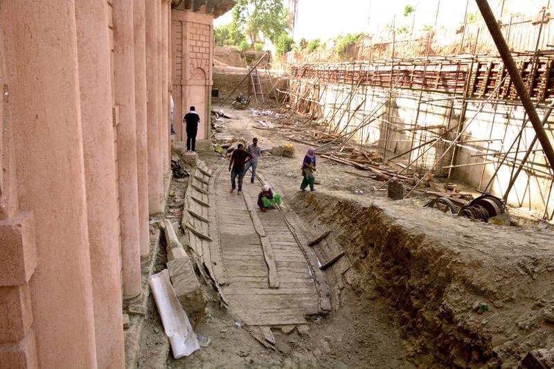tawairkh's tweet photo. Residents of Lucknow & heritage enthusiasts from the world over had for long heard that boats were used from Chattar Manzil to cross Gomti river, on whose banks the 19th century palace still stands.
https://t.co/bIRXSZb7NB 200 yrs old Nawab Boat at #Chattar Manzil @Twelver05 https://t.co/6lTj675xN2