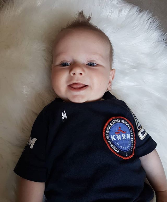 Deze jonge opstapper van @knrmurk misschien wel de jongste @knrm1824 is klaar voor #reddingbootdag #RBD2019 #knrm #vrijwilligers #savinglifeatsea #donateurs