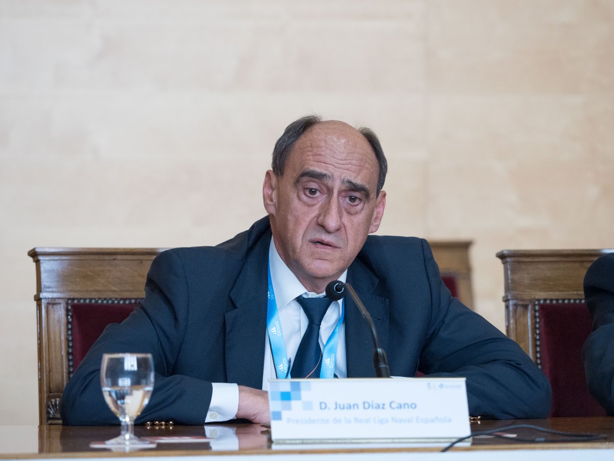 Clausuramos estas apasionantes jornadas del #CongresoMaritimo con D. Luis Ramón Núñez Rivas <a href="/La_UPM/">Universidad Politécnica de Madrid</a> D. Federico Esteve Jaquotot. Presidente de Honor del <a href="/ClusterMaritimo/">Clúster Marítimo</a> y D. Juan Díaz Cano. Presidente de <a href="/rlneinfo/">Real Liga Naval Española</a> 
¡Sigamos #NavegandoHaciaElFuturo! 🌊⚓