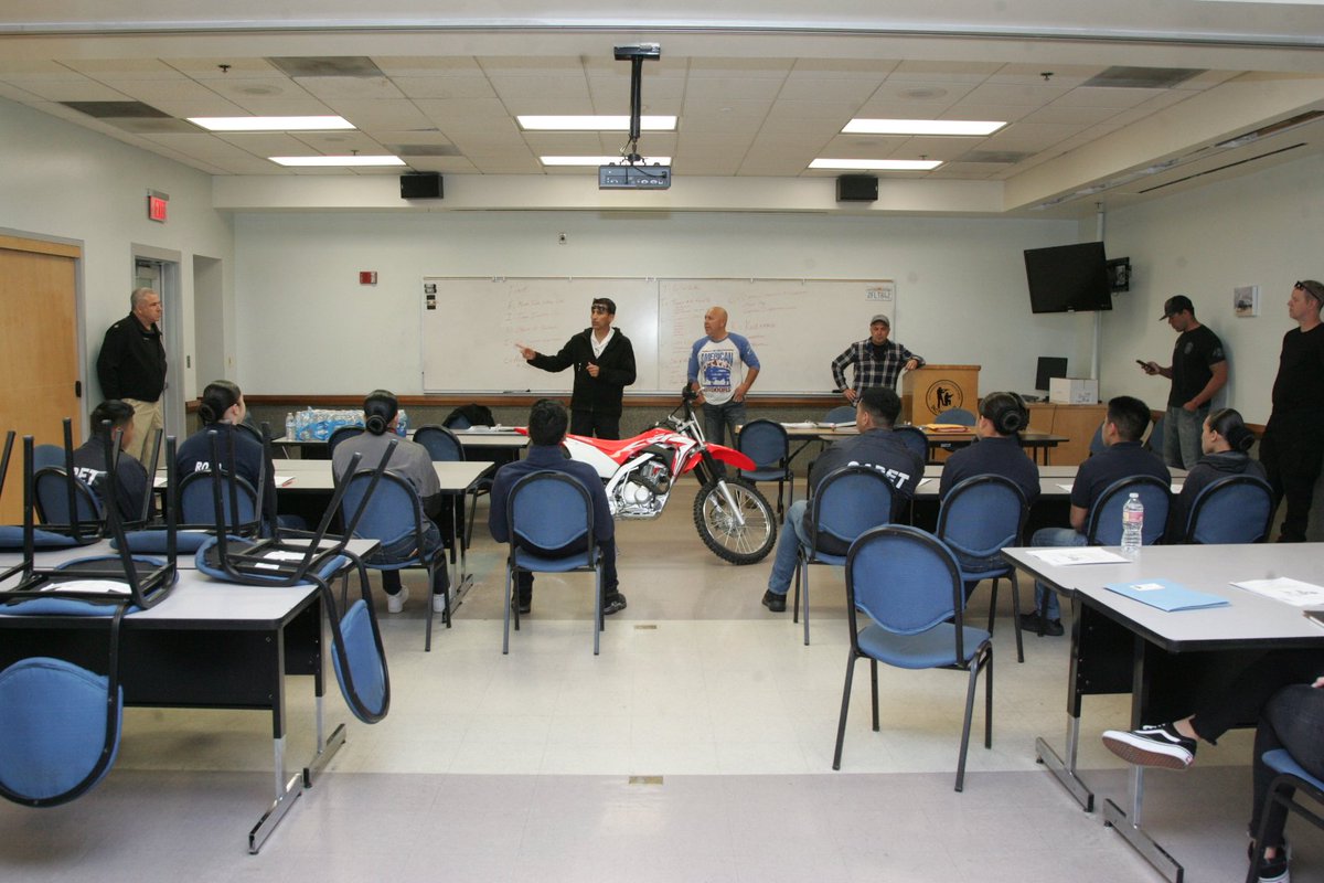 LAPDVTD's tweet photo. Our LAPD Offroad Unit started the NYPUM program and we are very excited for these young guys/gals. @castateparksohv @honda_powersports_us @matrixconcepts @lapdhq @lapdsoutheast @lapdnewton #nypum #makeuptomud @LAPDNewtCadets #LAPD https://t.co/7badTbliHR