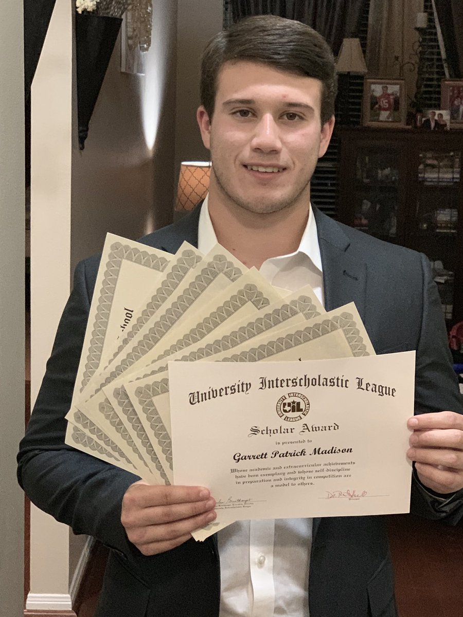 Rpmadison32's tweet photo. Sr Awards: AP/GT US Government, AP/GT English Lit., AP Calculus BC and Varsity Football Academic Excellence Awards, UIL Scholar Award and Certificate of Merit for Leadership KABC Tradition of Excellence, Houston TD club and THSADA Scholarships!Graduating 13/800 with a 4.6452 gpa https://t.co/UA1X7CVtwL