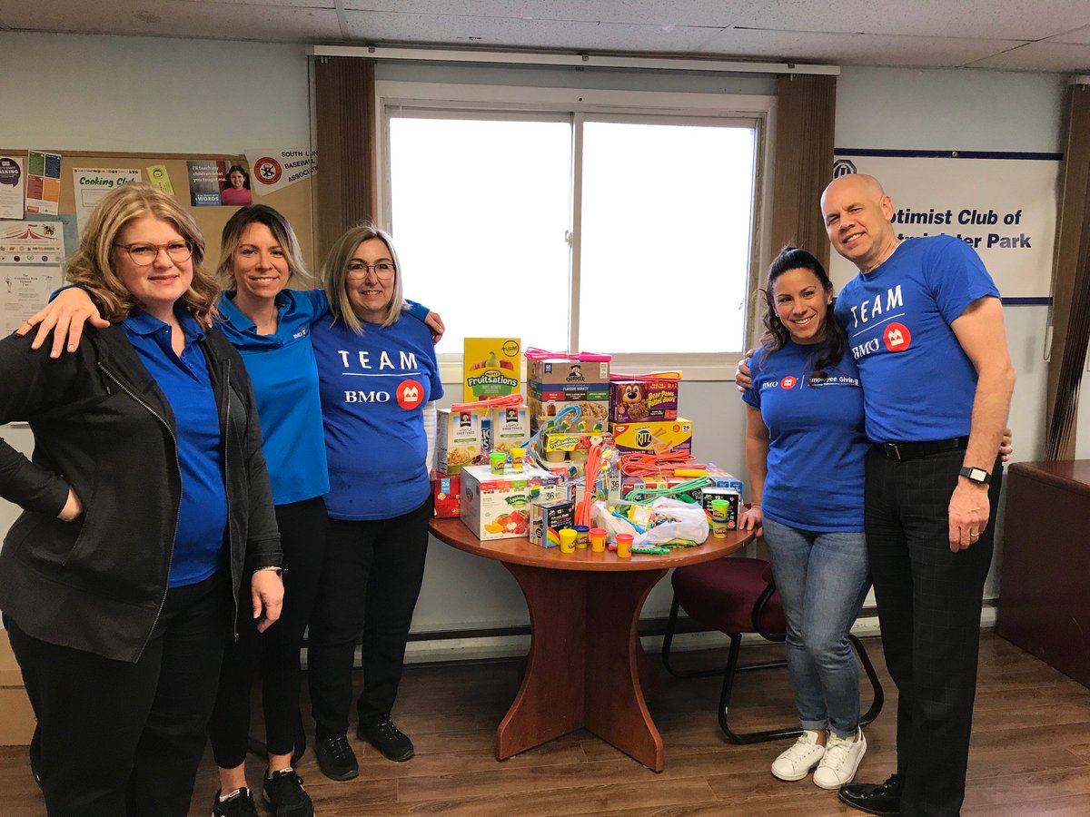 Check out all those donations! Thanks <a href="/BMO/">BMO</a> #volunteers for showing #locallove this morning at the NRAWP breakfast program! Because of generous folks like all of you, 30 children started their school day with full tummies! <a href="/unitedwayemca/">United Way Elgin Middlesex</a> #dogooders #kidsneedbreakfast