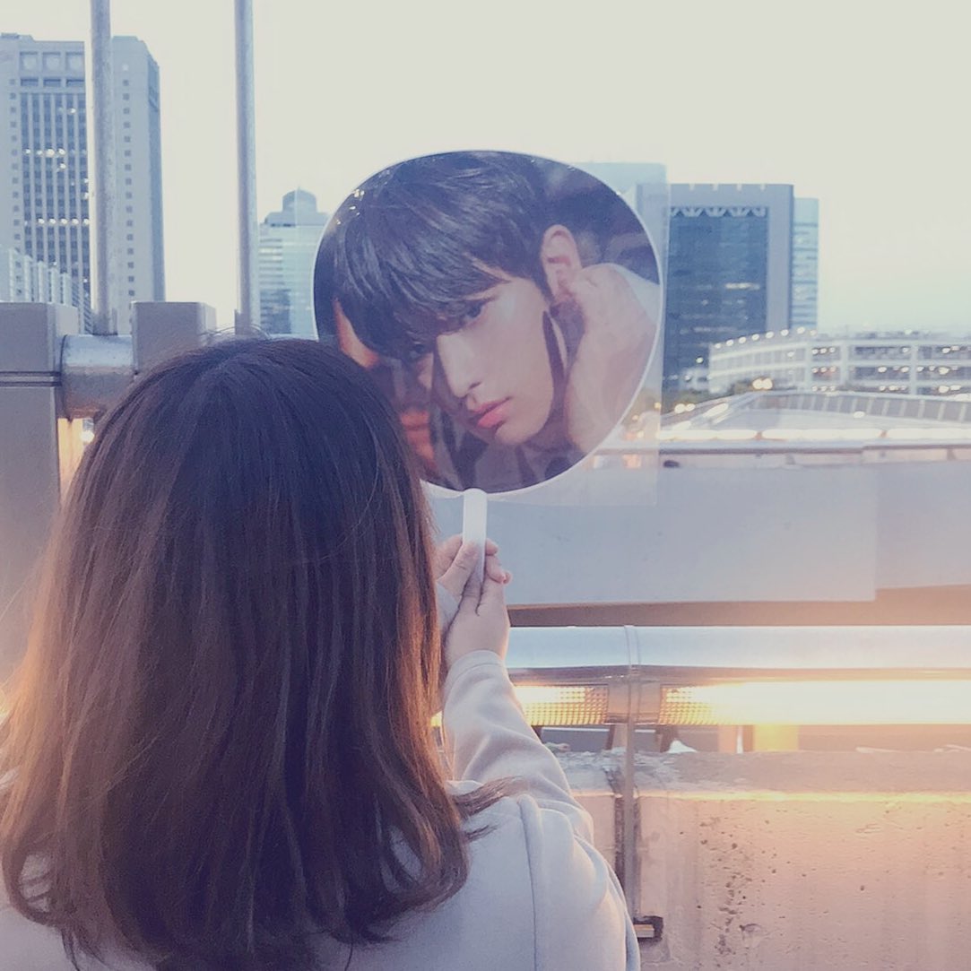_____ecz's tweet photo. 昨日2019年初というか令和初の現場入り〜〜初めてKポアイドルのワンマン入った〜〜一年ぶりのどぼいずちゃんキレッキレなのに愛嬌たっぷりだし演出も最高だし良さみでした〜〜〜〜 https://t.co/DG1EttI052
