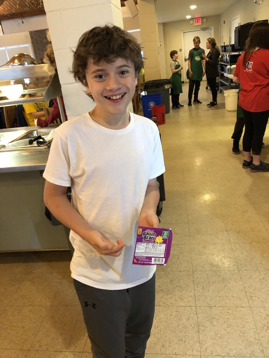 killn_mesmalls's tweet photo. Raisin Bran meets the real Raisin Bran! #outdoored @DrTTownsend @RoMcNary https://t.co/PFDyDj3iT4