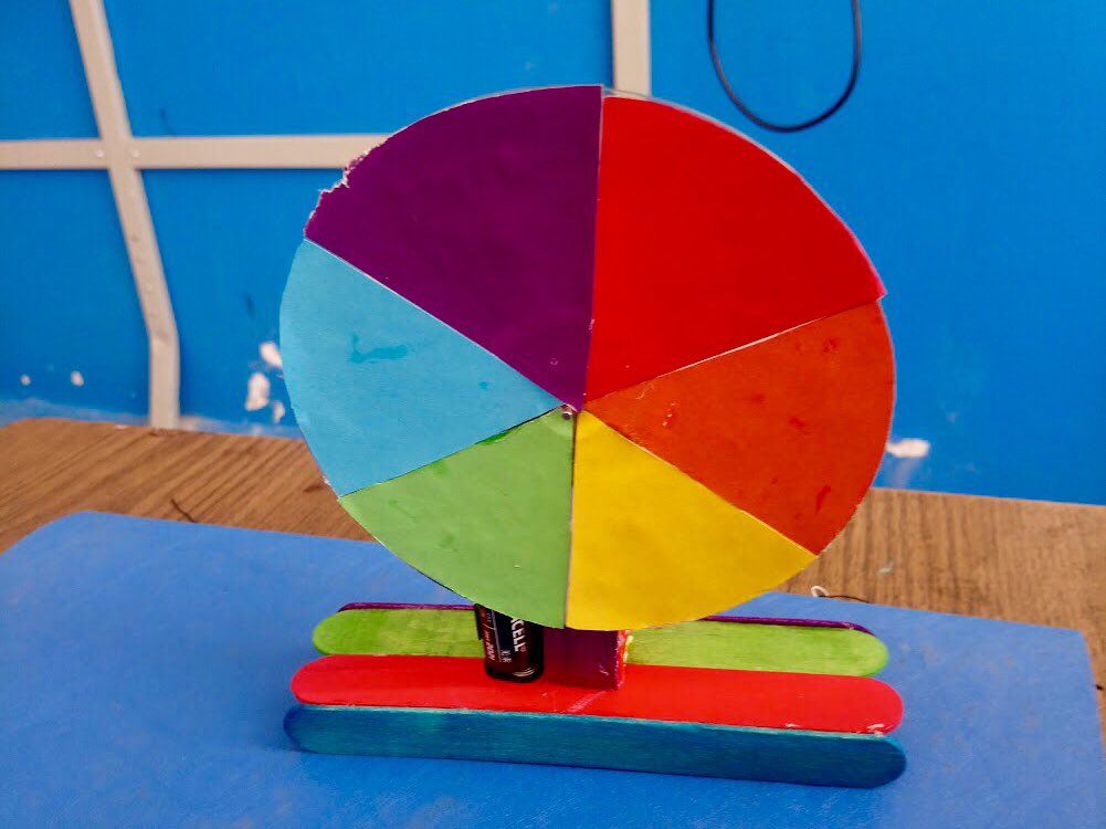BademliStem's tweet photo. Renk Çarkı 🌈
Chromatic Circle 🎨
Color Circle 📀
#stem #stemforkids #stemandmakers #stemeducation #maker #eğitim #bilim #fen #teknoloji #mühendislik #matematik #sanat #bilişim https://t.co/Z84SiYPjVn