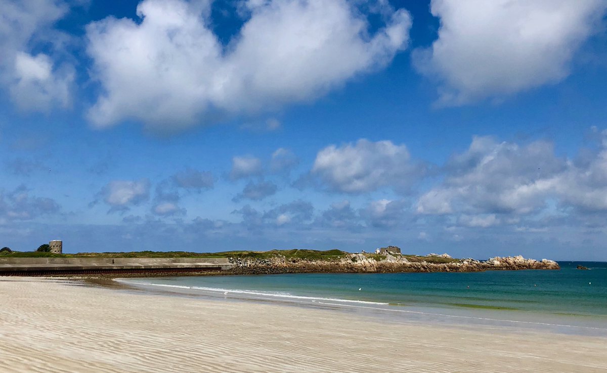 L’Ancresse today...#liberationday #beach #l’ancresse #Guernsey #lovelyday#beautifulisland #may2019