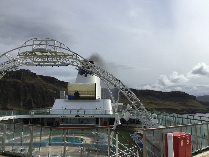 Movie by the mountain <a href="/MV_Columbus/">Columbus</a> Portree