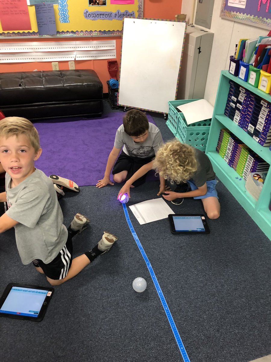 rebeccanyiri's tweet photo. Using spheros to measure time, speed and distance! @Ashley_Priem @ashlee_ciccone https://t.co/yQdAVBVARj