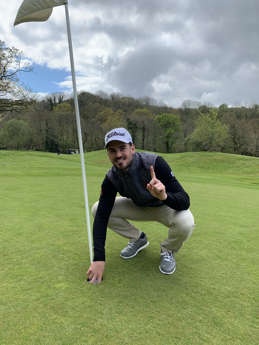 Slam dunk on the 9th hole @Boveycastlegolf for my first hole in one playing against <a href="/TomJessamine/">Tom Jessamine</a> ⛳️