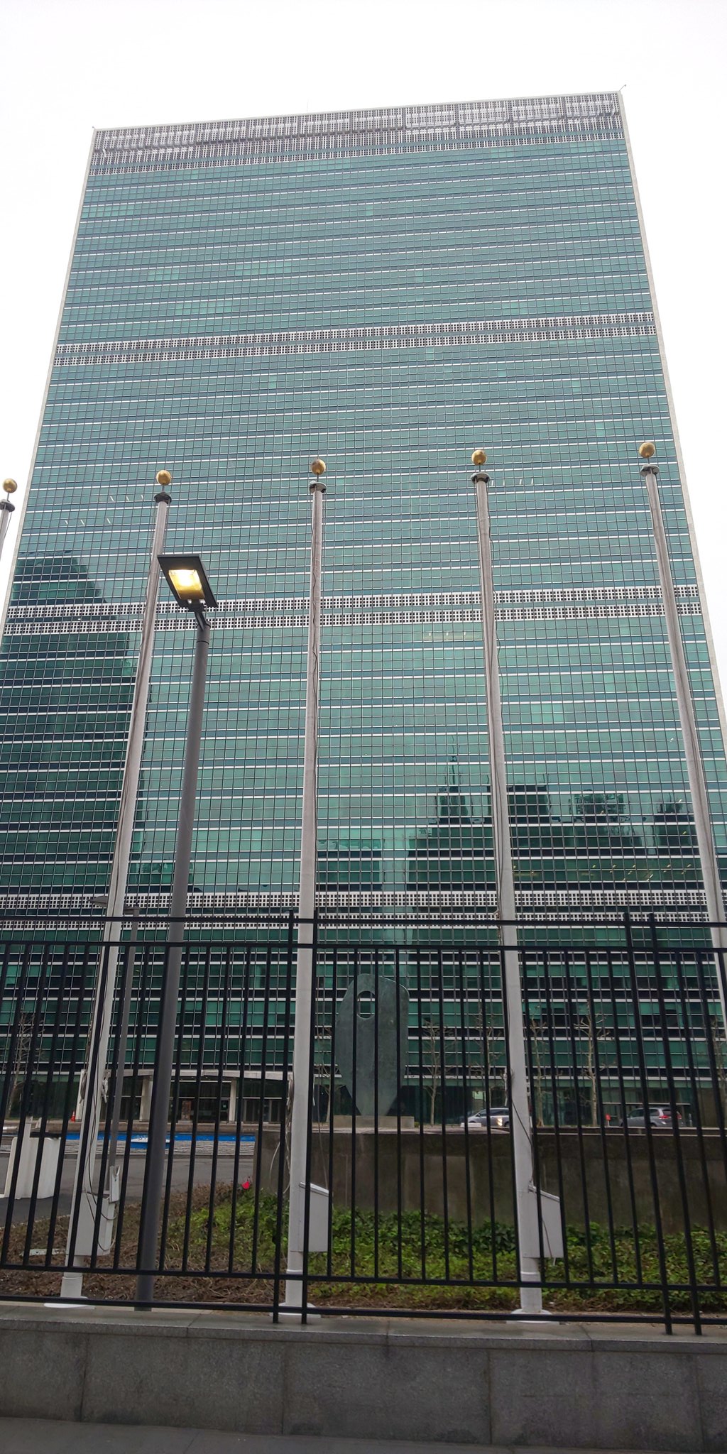 国際連合本部ビル Twitter Search Twitter