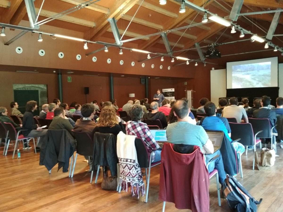 LifeTrito's tweet photo. 📢Avui assistim a la conferència final del @LifeMontserrat
👉Conèixer els projectes propers sempre pot aportar sinergies i col·laboracions
🌲La #GestióForestal és un dels elements clau d'aquest projecte #Life
💪Ens pot aportar idees per aplicar a l'entorn del #LifeTritóMontseny https://t.co/Q8B8sugRJl