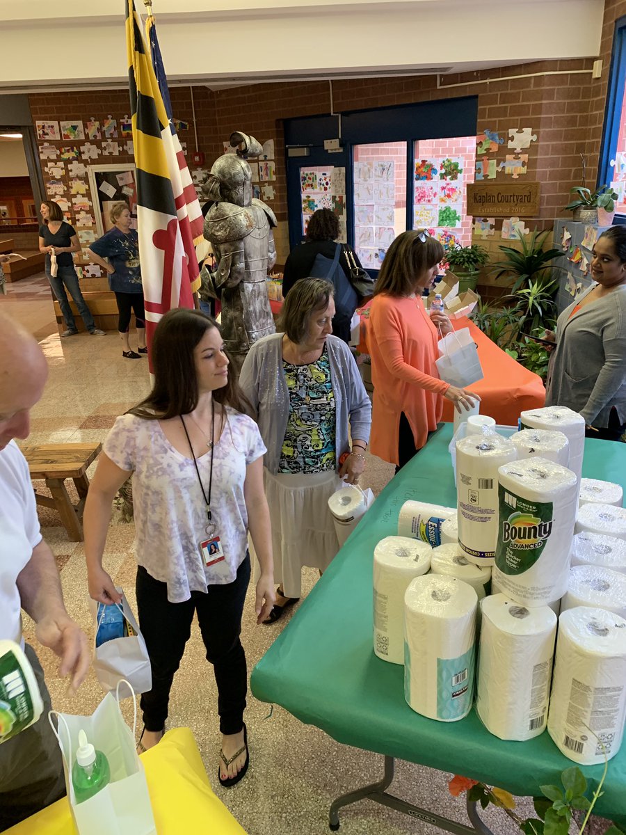 Carrie Schoenfelder (@carrielkelly) on Twitter photo Our PTA has OUTDONE themselves! #FillaBagWithSupplies #Priceless! #BestGiftEver <a href="/KnollPta/">Strawberry Knoll PTA</a> Our PTA has OUTDONE themselves! #FillaBagWithSupplies #Priceless! #BestGiftEver <a href="/KnollPta/">Strawberry Knoll PTA</a>