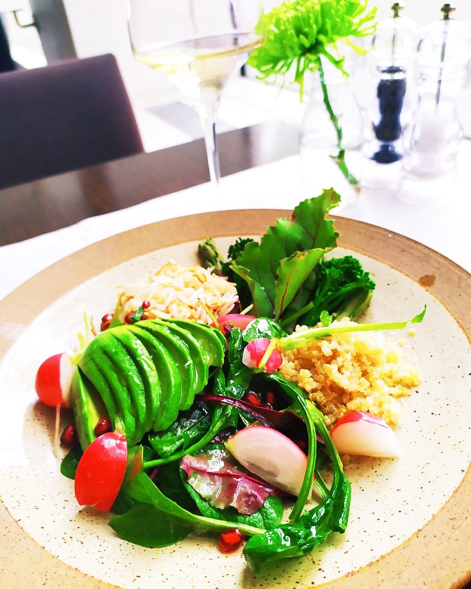 Brighten up your day with our vegan Buddha Bowls, filled up with seasonal goodness 🥑

#eatclean #londonlife #Vegan #restaurants