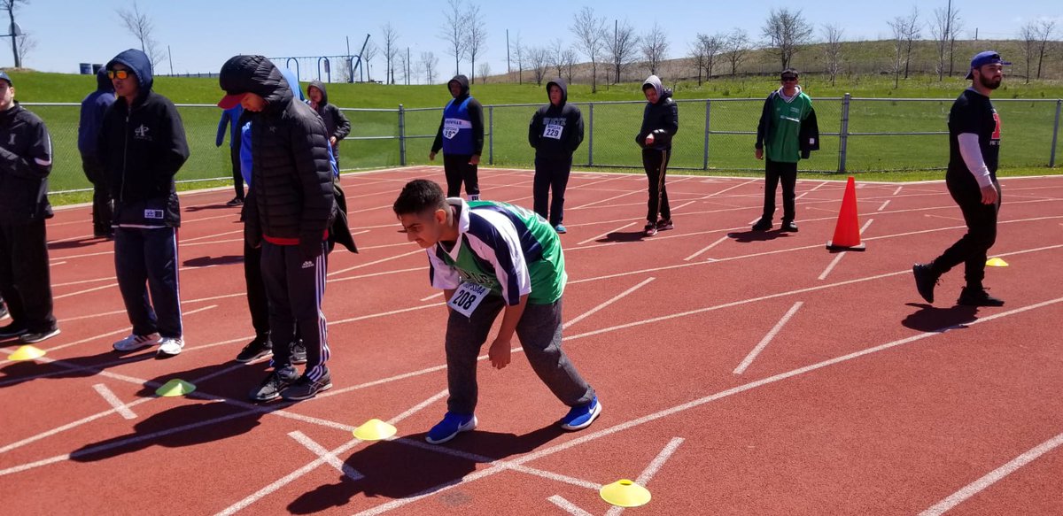 DNotthesame's tweet photo. Erindale at ROPSSAA! So good representing the green and blue! #ESS https://t.co/lk2EhuVb2J