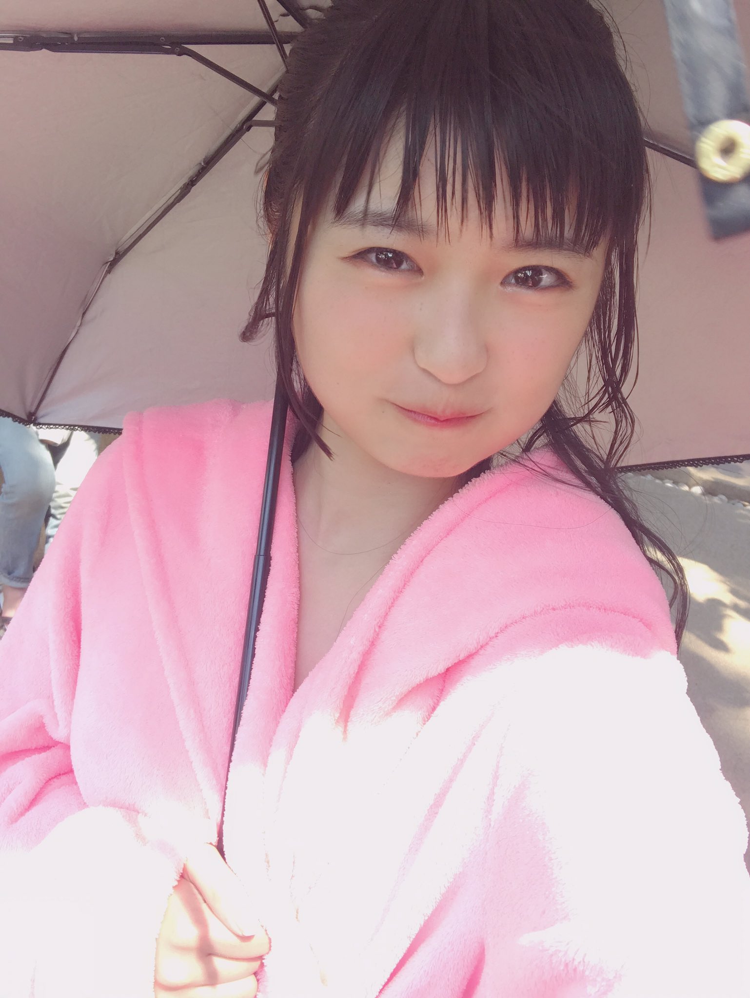 石橋蛍 水着 / X