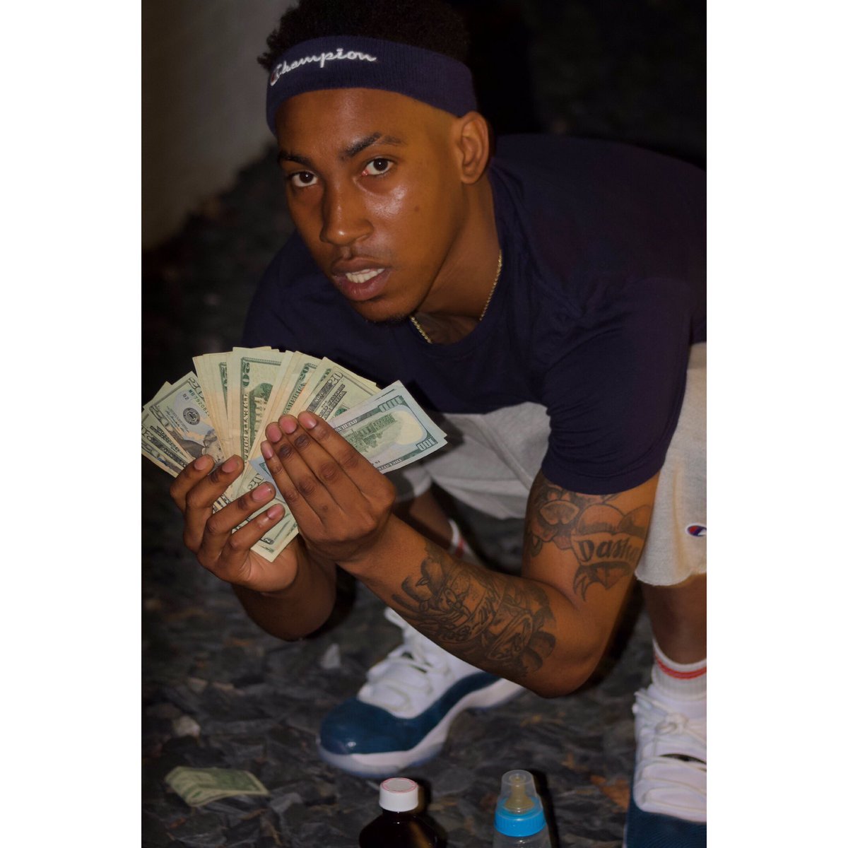 0nly1TeeY's tweet photo. See the world revolves around a dollar you don’t hustle you don’t eat we all out of options #BLATTT #ykwihf4l SHOT BY @YaBoyKed https://t.co/RFGZIGkFXE