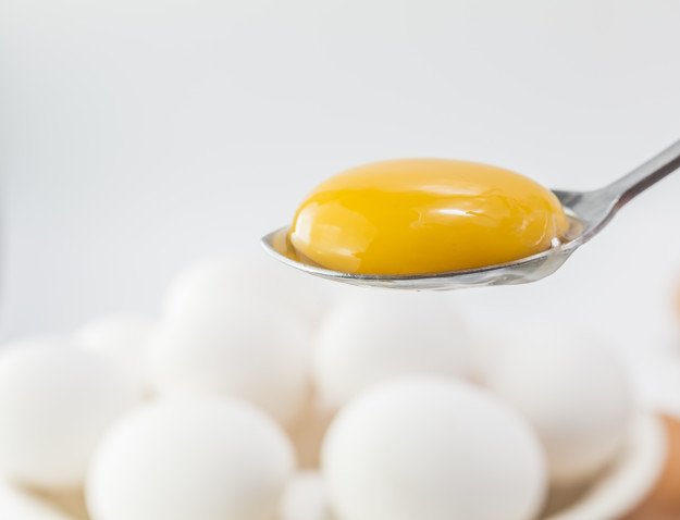 OhioEggFarmers's tweet image. Pregnant women and new #moms: are you getting enough choline, an essential nutrient for fetal and infant development? One large egg contains 250mg of choline – about half of a pregnant or nursing woman’s daily needs. bit.ly/2jFMJNe #MothersDay #NationalEggMonth