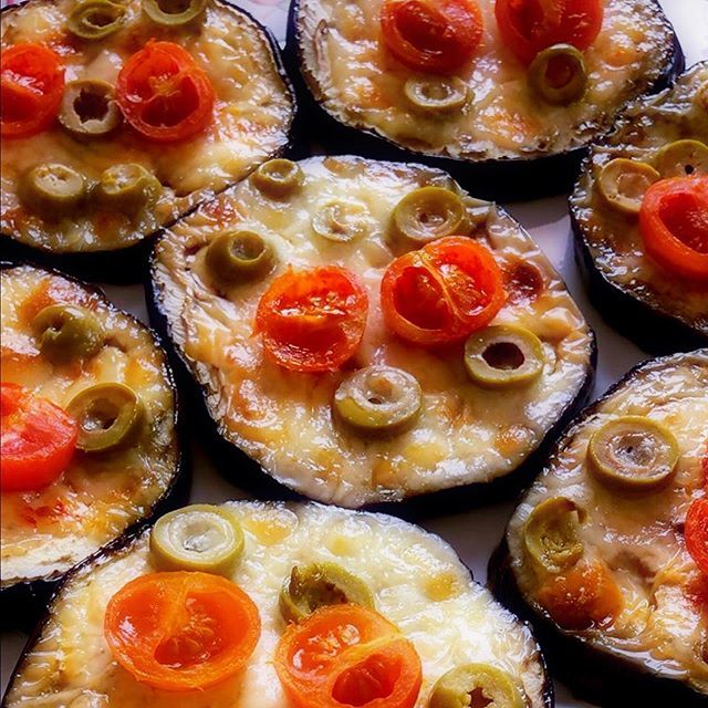 kefirmio's tweet photo. Sapore e leggerezza per un piatto semplice dal grande effetto psicofisico: melanzane al forno come alternative pizzette farcite. https://t.co/f1HPtYvpLE https://t.co/4y6s9U4TQu