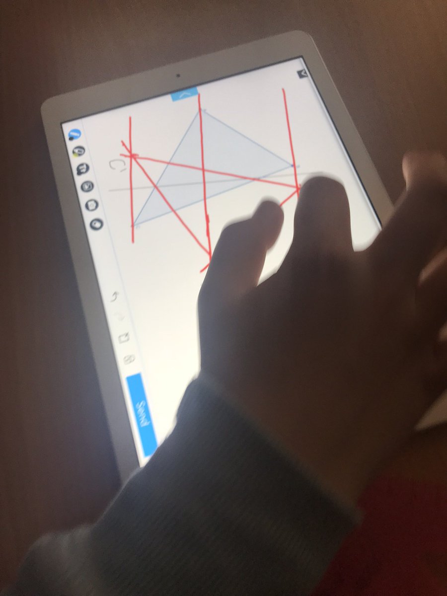 Using #nearpod in my #math lesson. It is great tool for immediate feedback. #zsstitina #ucimemoderne #math #ipaded #ipadmath #ade2013 #ade2019 #geometry #feedback #teacherhack