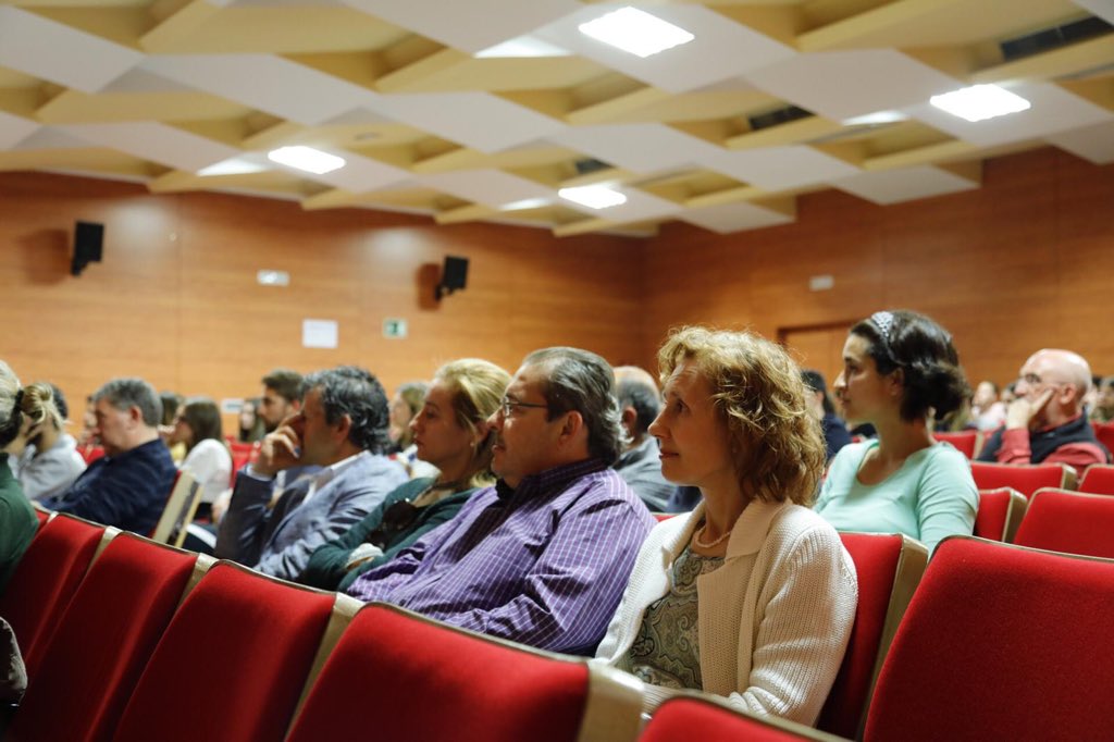 upsa's tweet photo. GALERÍA 📸 @AlexPalomero, triatleta y campeón, en @EducacionUpsa 🏊‍♂️🚲🏃‍♂️ Conferencia sólo apta para valientes 🙌👍 Vamossss!!! #upsa #comunidadponti https://t.co/RdIVdXsPgp