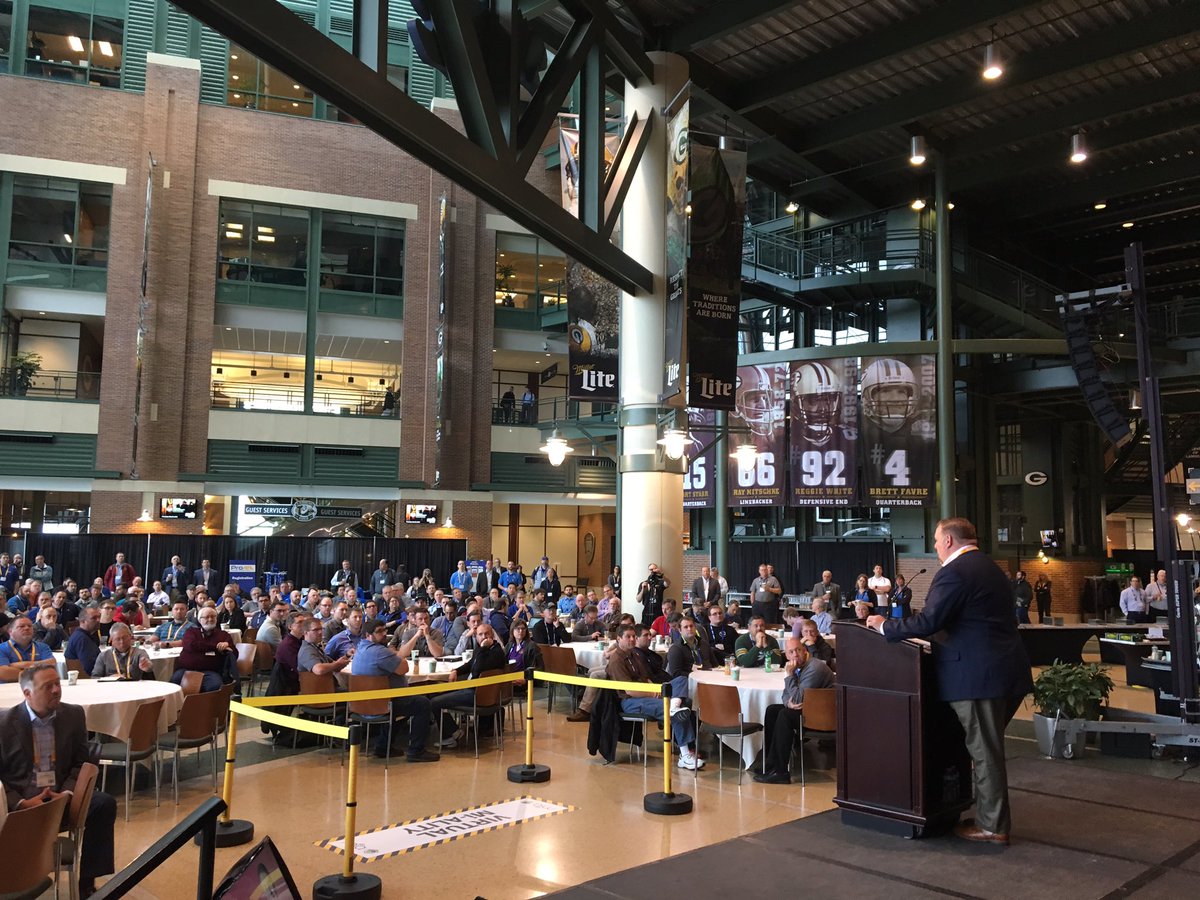 ToddOstendorf_A's tweet image. @Scott_Teerlinck speaking at #Pro4M Thanks @ROKAutomation!