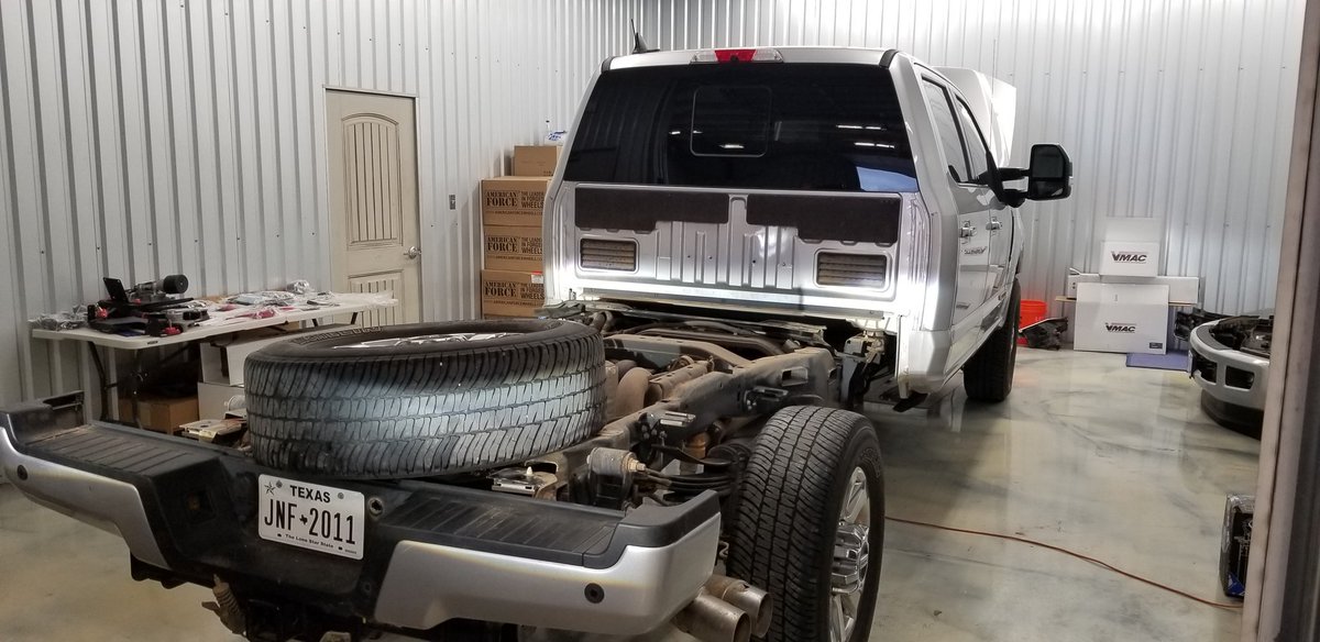 CTCustoms1's tweet photo. Always start your build off clean. Then it's okay to make a  mess. Stay tuned 🤔 #cteverywhere #custom #ford #powerstroke #Platinum https://t.co/kFDmzFbZS9