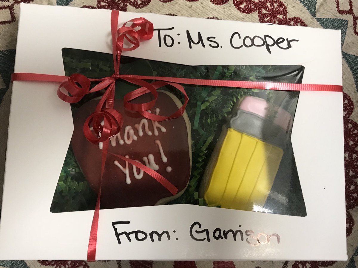 coopers3rd's tweet photo. These are too cute to eat... but I just might anyway! Thank you Garrison😋 @coopers3rd @ves_tigers @BurkeCoSchools #ifeelappreciated https://t.co/q5E8wfuwqW