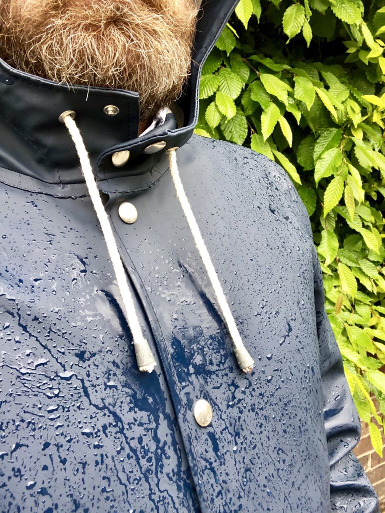 straitjacketed1's tweet photo. Raindrops on rubber and whiskers on faces...

#YouKnowYoureAKinkster when you delay your walk to the gym until the rain *starts*.

#gear365 https://t.co/LR3lTlDRVr