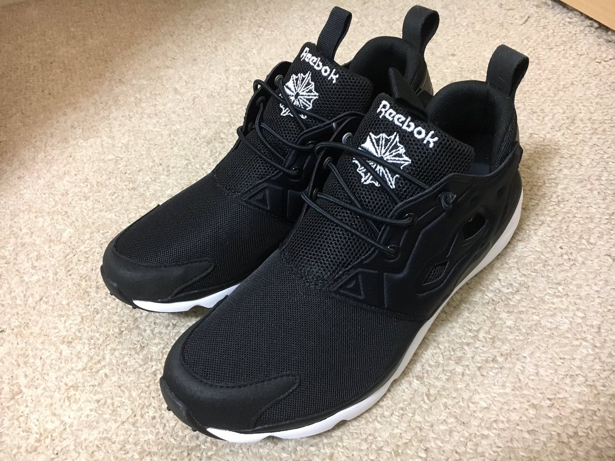 RushGreedZz's tweet photo. gg #Reebok #FURYLITE https://t.co/52KgRH6v4e