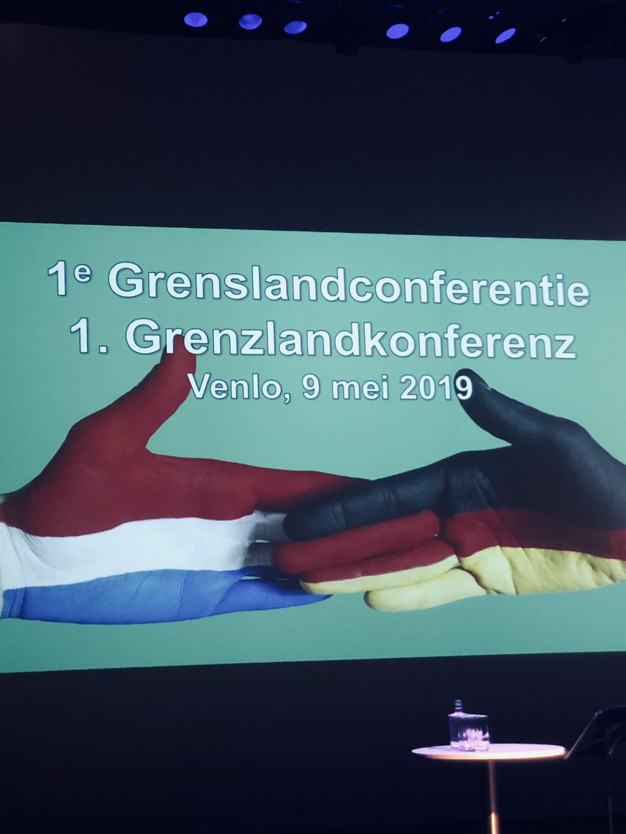 burgDelissen's tweet photo. #DagvanEuropa gestart met de 1e Grenslandconferentie in Venlo. Mooie woorden door oa Burgemeester @antoin_scholten @RaymondKnops @TheoBovens. Euregionale samenwerking is van cruciaal belang voor arbeidsmarkt, ontwikkeling en groei @euregioRMN @Regio_Venlo @MBEI_NRW #ontgrenzen https://t.co/GquHIwfgdC