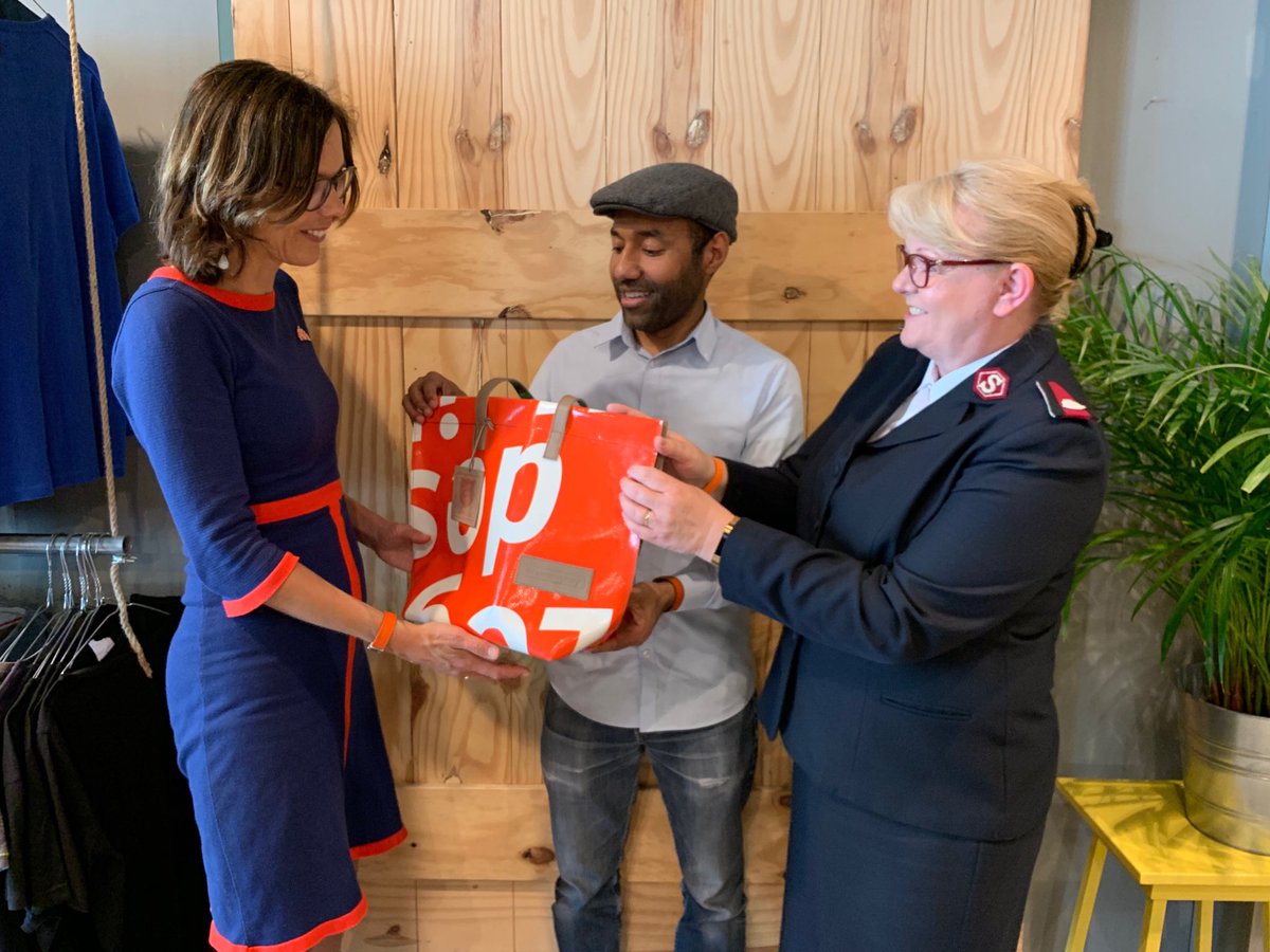 LegerdesHeilsReShare tweet media