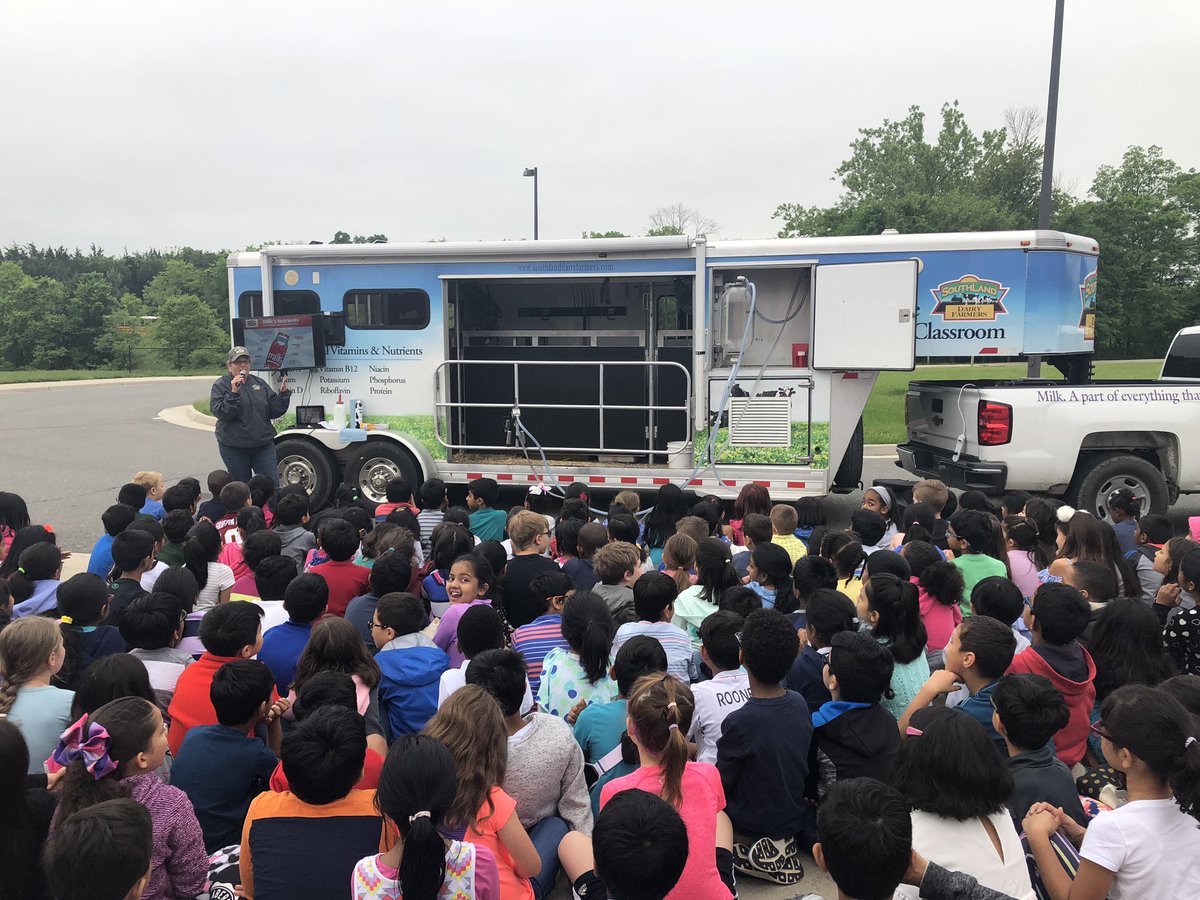 RLC_Hernandez's tweet photo. Thank you to SouthLand Dairy Farmers for teaching us about the dairy process! @RLCPrincipal #RPC19 https://t.co/u5DWPv8aNl