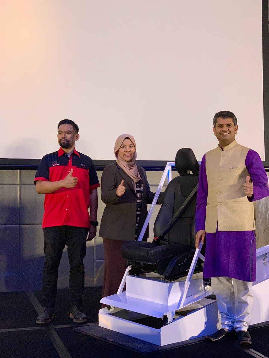 mirosroadsafety's tweet photo. 5th UN Global Road Safety Week #SpeakUp and #SafeDrive with Volvo Car Malaysia campaign. The focus is on seatbelt usage for safety

#BuckleUp
#ArriveAlive https://t.co/p5FOrxJtea