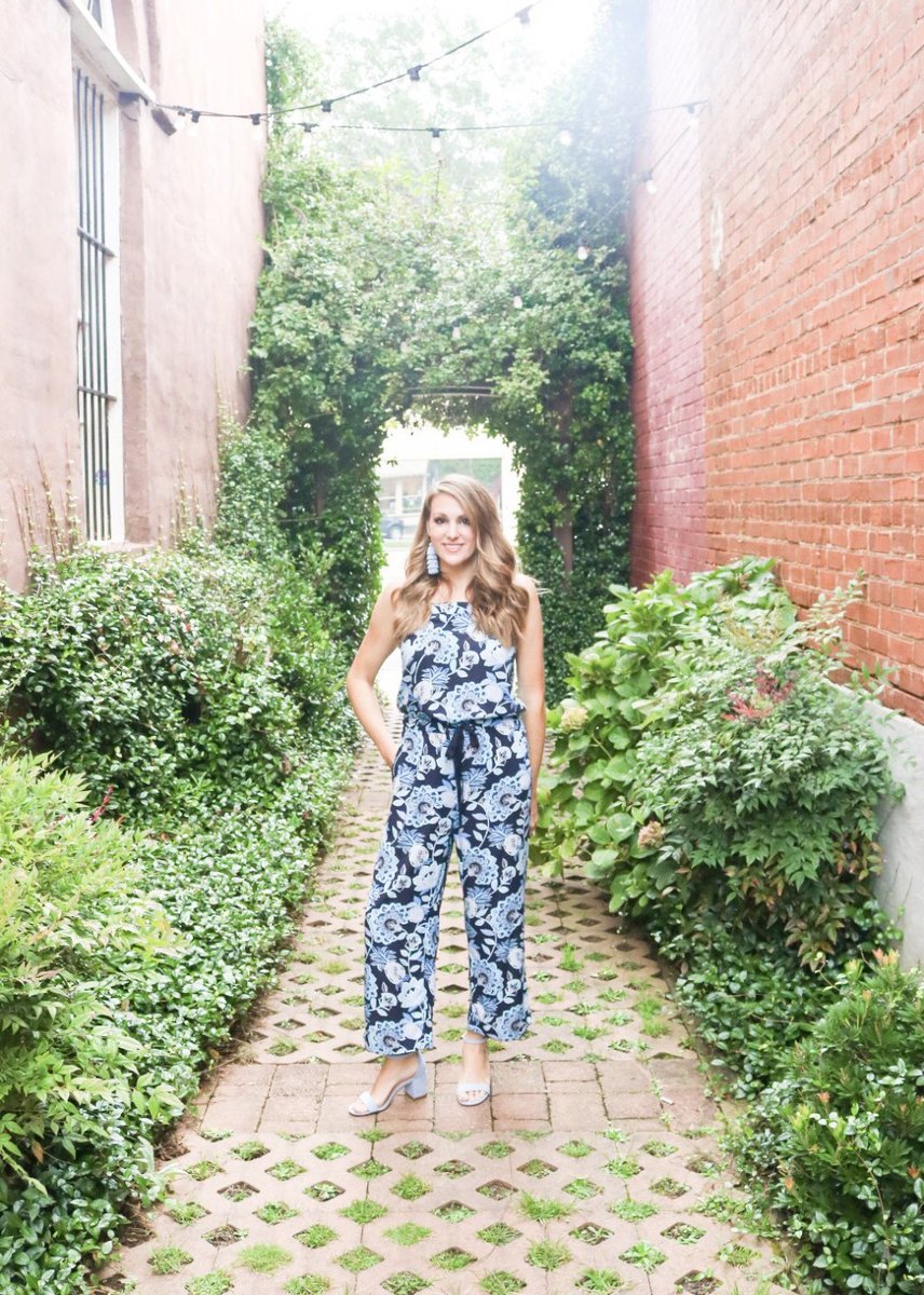 Floral Jumpsuits rosesandlillies.com/2019/05/09/flo…