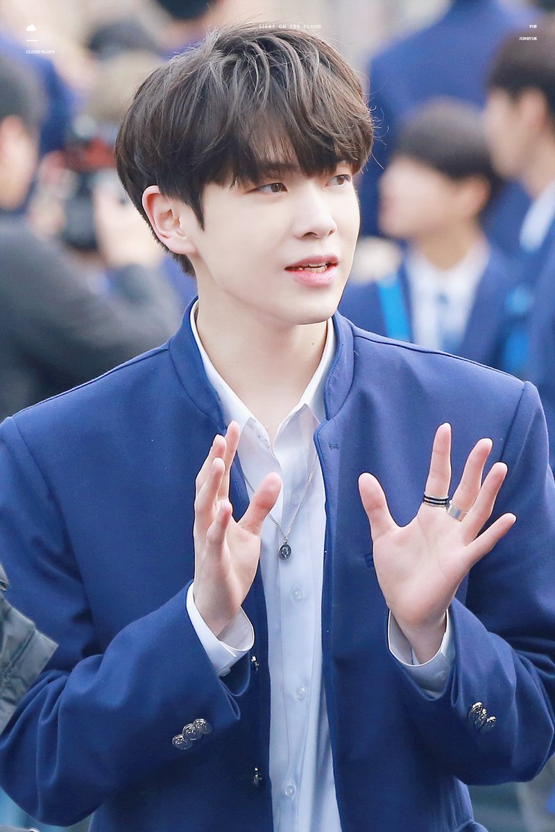 junhyuk_archive's tweet photo. [ 190321 ] BLUE CARPET || 블루카펫
© Cloud Fluff

#이준혁 » #LeeJunhyuk 
#PRODUCEX101 #프로듀스X101 
#DSP미디어 #DSPmedia https://t.co/e3JE9RZMm5