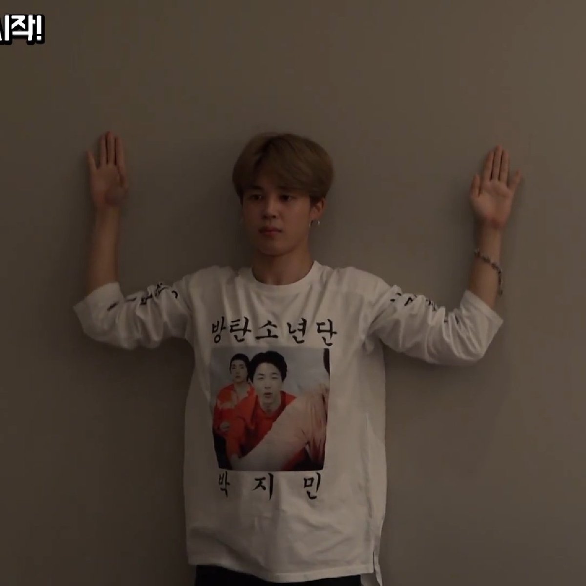 naneoneo's tweet photo. 아
벽에붙을때마다
겁나귀여웍 https://t.co/CetfVfISZ4
