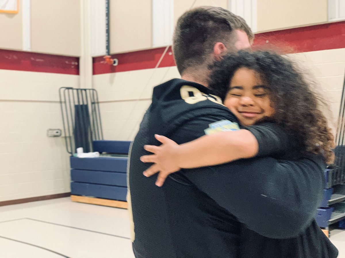 WMU_Football's tweet photo. A few Broncos spent yesterday morning doing skills and drills with our friends at the Christ For Kids preschool in Portage! #LetsRide #Team114 #OurTownOurTeam https://t.co/fmAsovFv1F