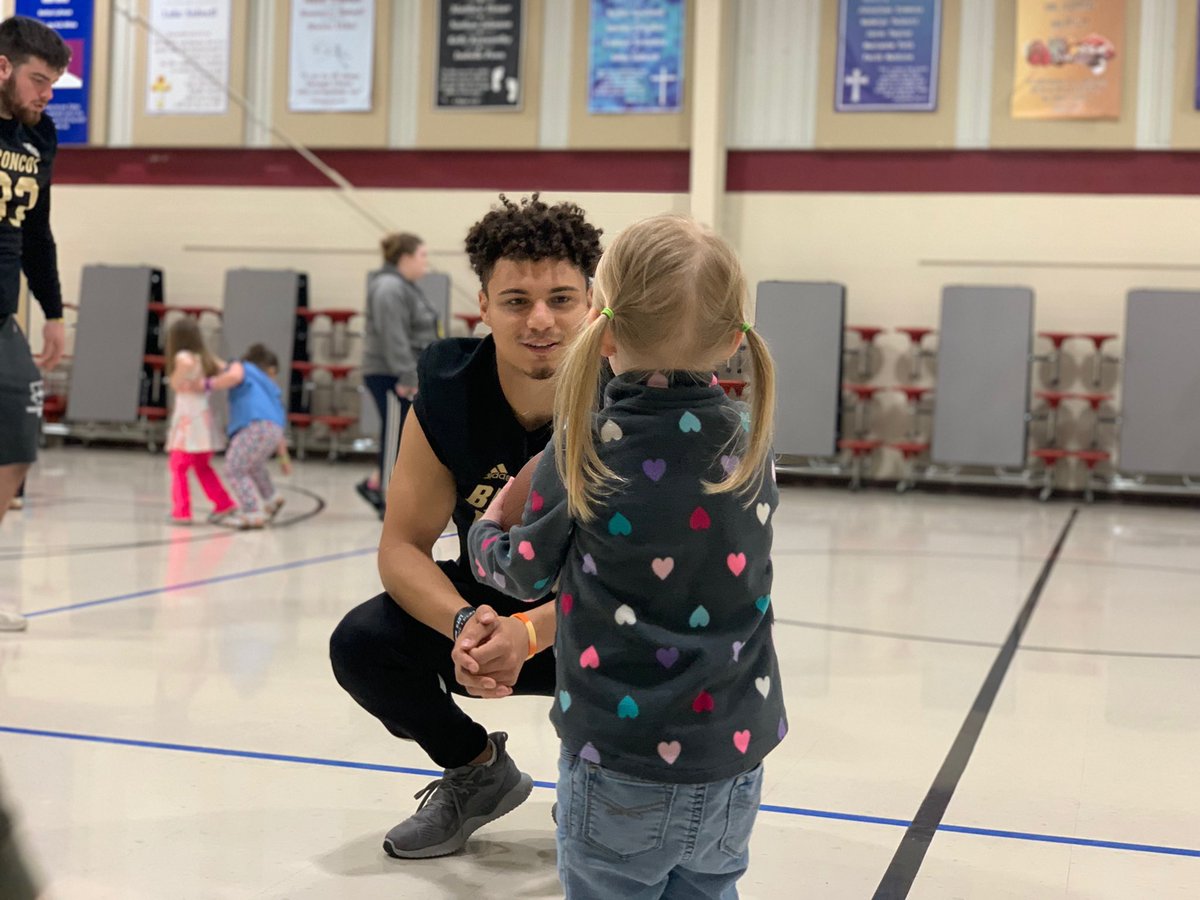 WMU_Football's tweet photo. A few Broncos spent yesterday morning doing skills and drills with our friends at the Christ For Kids preschool in Portage! #LetsRide #Team114 #OurTownOurTeam https://t.co/fmAsovFv1F