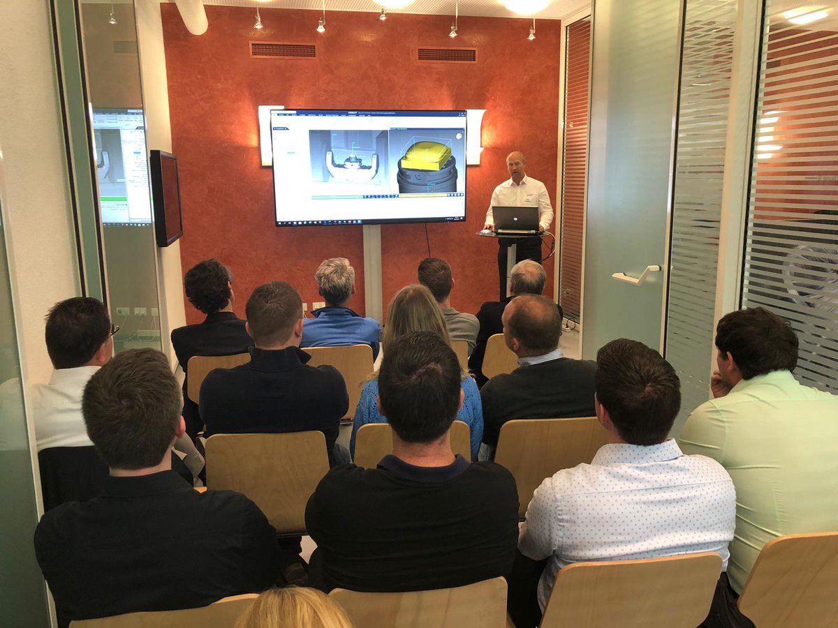 VERICUT_CGTech's tweet image. Busy daily workshops during the Hermle Open House in Germany this week #VERICUT #CNCsimulation #Hermle #manufacturing