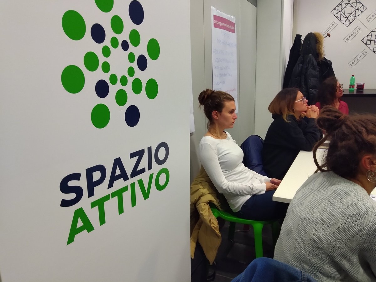 Fiammetta_FMD's tweet photo. Iniziato il workshop "Fashion Lab: Sartoria Digitale" presso @SA_Casilina @LazioInnova @RegioneLazio @fmdigitale con Elena Pierri, product designer @fablabfrosinone, fondatrice di #MakeAShape e Irene Caretti, designer di moda. @fablab #PalestraInnovazione #InnovationGym #FMD https://t.co/VWllU43ZkN