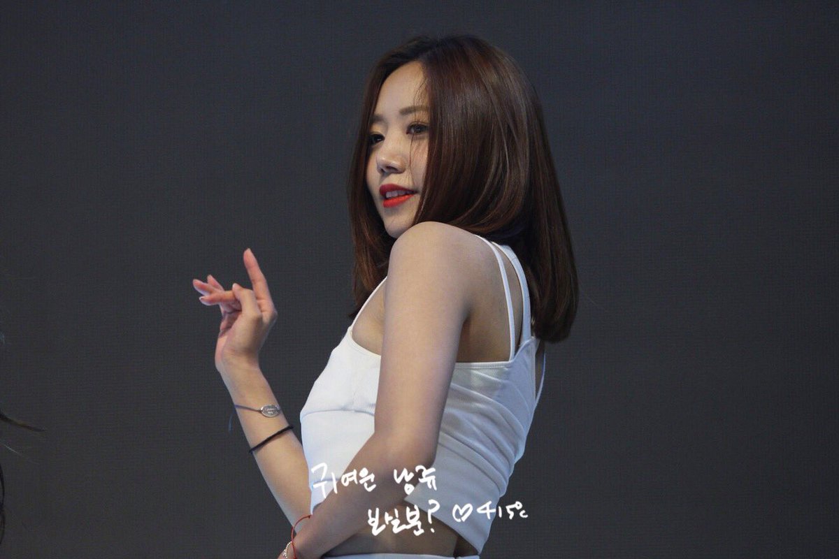 Heart_KNJ415's tweet photo. 190509 건양대축제 #에이핑크 #남주 (@APINKKNJ) preview ❤️❣️ https://t.co/KMhvyafO12
