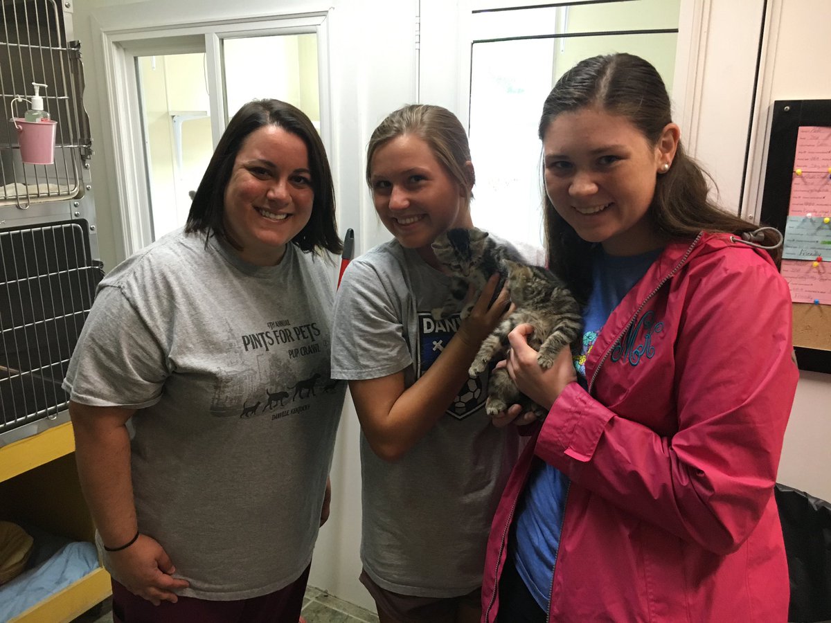 danvillebadADS's tweet photo. Delivered our senior class donation check and met some new friends! 💙😻 https://t.co/1W6aifWglX