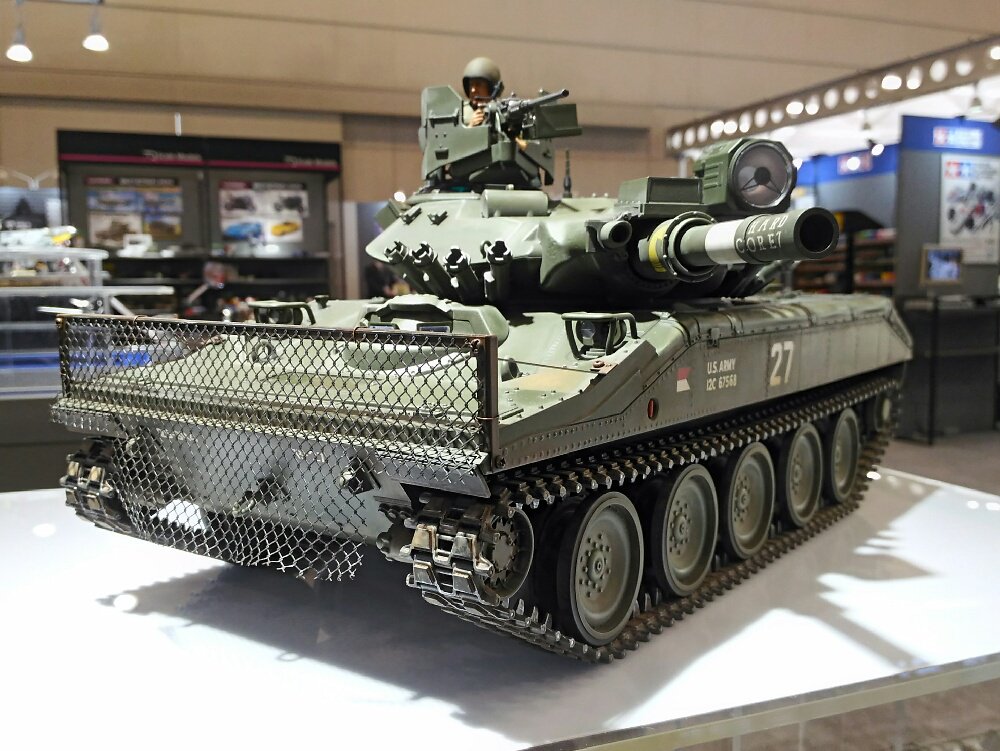 季節のおすすめ商品 えるみストアタミヤ 16 ビッグタンクシリーズ No.13 アメリカ軍 空挺戦車 M551 シェリダン ディスプレイモデル  プラモデル 36213