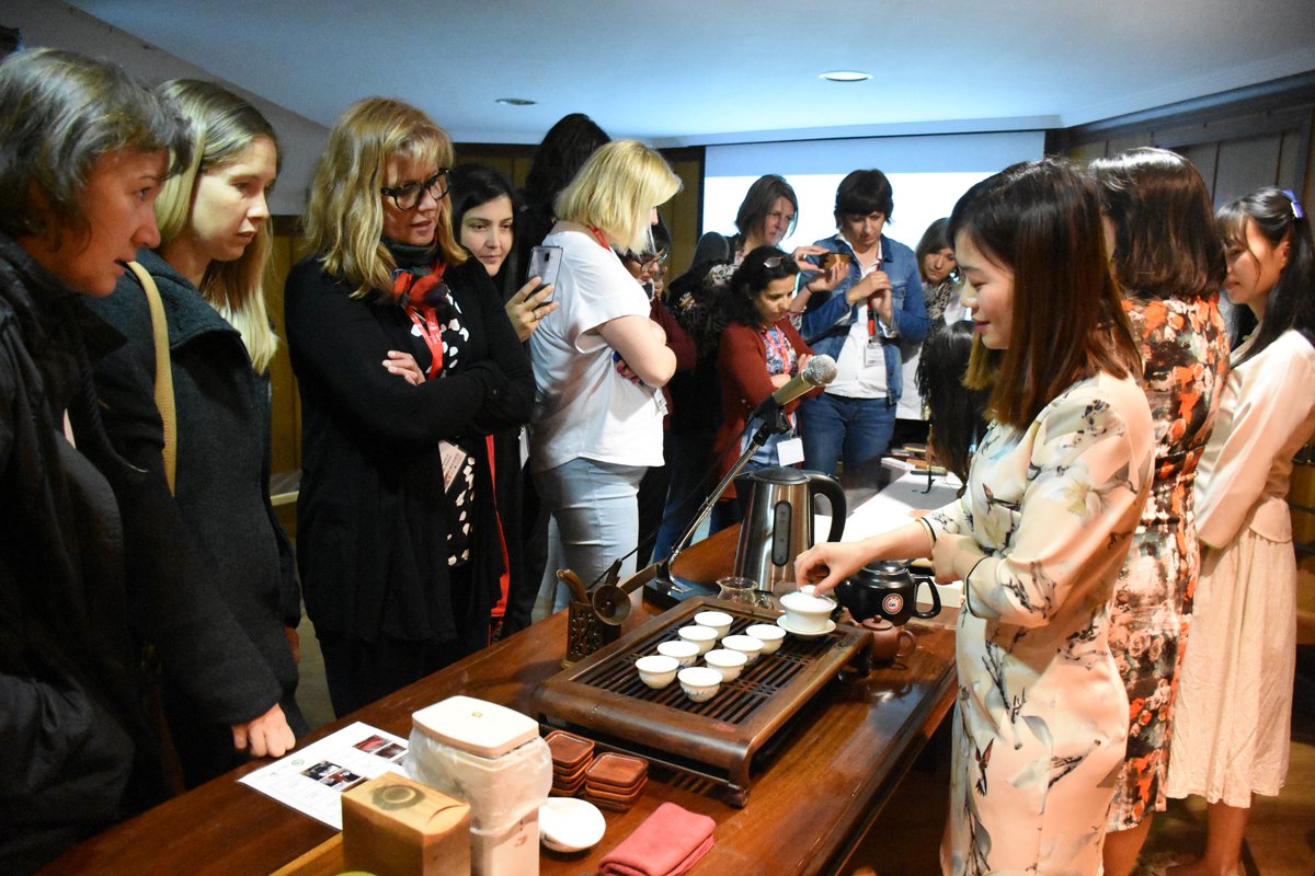 confucioule's tweet photo. El 7 de mayo, el Instituto Confucio de la Universidad de León realizó una serie de actividades culturales sobre "Té, Música tradicional y Caligrafía china" en la "#Semanainternacional" de la @unileon. https://t.co/BVzITlUsbq
