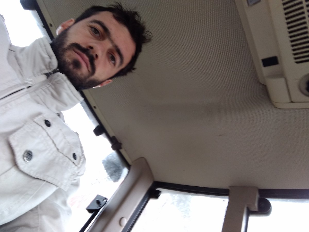 jonagastaldi155's tweet photo. #liquidando
Con frío y Llovizna se detiene la cosecha de #soja y sale el #Trigo del silo. 💪💪.
#elcamponopara https://t.co/5oKWJ3nZvQ