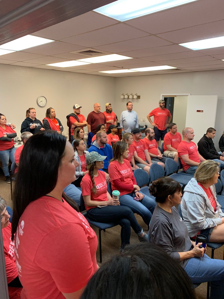 pivotokla's tweet photo. We’re excited to welcome Keller Williams volunteers for #redday2019. So thankful for their talents & can't wait to see what they accomplish! #pivotok #community https://t.co/mmFUHaa7X9